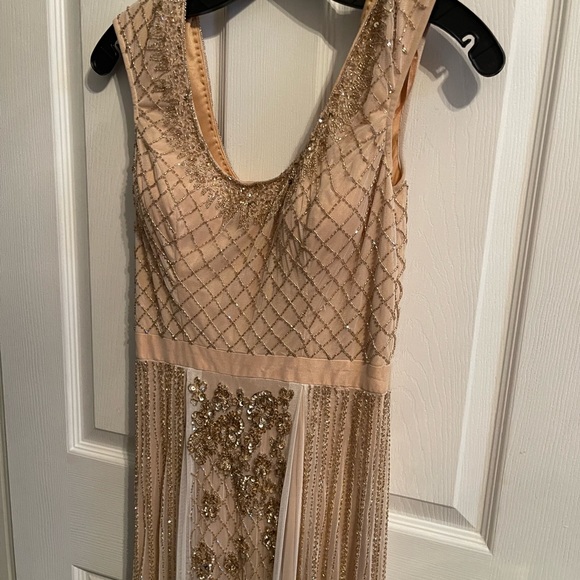 Beautiful Beaded Formal. NWT - Picture 5 of 5